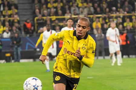 Donyell Malen (bis 72.) - Note: 3,0 - Suchte die Eins-gegen-eins-Situationen und konnte sich bis zum gegnerischen Strafraum tatsächlich meist behaupten. Zögerte bei der finalen Aktionen manchmal einen Moment zu lange. Hatte trotzdem zwei der besten BVB-Chancen (6., 28.).