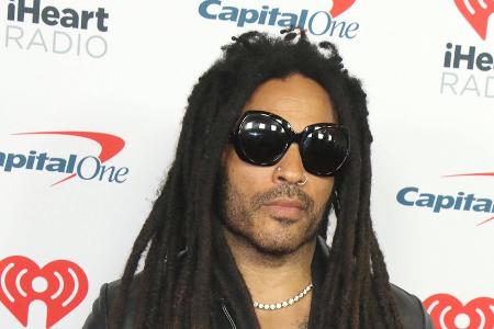 Lenny Kravitz zeigt in seinem neuem Video fast alles Lenny Kravitz zeigt in seinem neuem Video fast alles