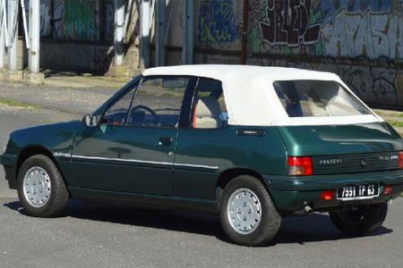 Peugeot 205 Cabriolet Roland Garros (1990) Heckansicht Dach geschlossen