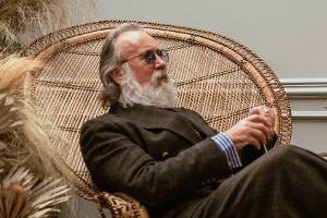 Friedrich Liechtenstein als stiller Beobachter an der Theke