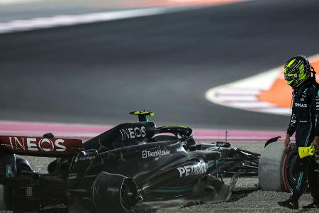 Kreuzen der Rennstrecke: FIA-Untersuchung gegen Hamilton Kreuzen der Rennstrecke: FIA-Untersuchung gegen Hamilton