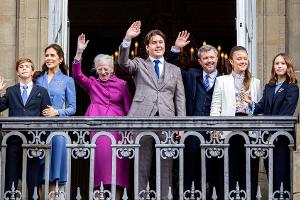An 18. Geburtstag: Prinz Christian lässt sich auf dem Balkon feiern