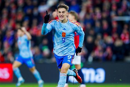 Schottland, Spanien und Türkei kommen zur Fußball-EM