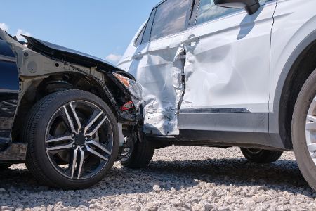 Von Frauenrabatt bis Auffahrunfallschuld Die größten Mythen in der Kfz-Versicherung Von Frauenrabatt bis Auffahrunfallschuld Die größten Mythen in der Kfz-Versicherung