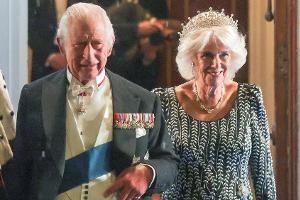 Camilla trägt zum ersten Mal Lieblingstiara von Queen Elizabeth II.