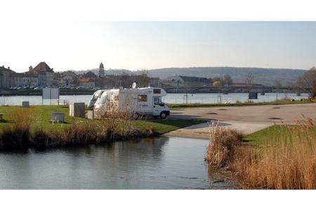 Stellplätze am Meer - Aire de Camping-Cars Port Plaisance