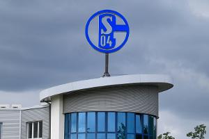 Trotz sportlicher Misere: Schalke schreibt schwarze Zahlen