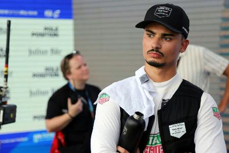 Feuer bei Formel-E-Testfahrten: Wehrlein und Co. evakuiert Feuer bei Formel-E-Testfahrten: Wehrlein und Co. evakuiert