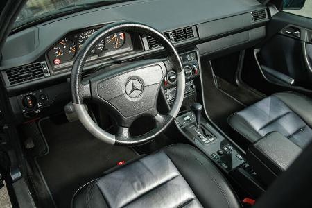 Mercedes-Benz E 500, Cockpit, Lenkrad