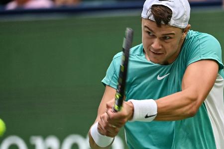 Erfolgreiches Becker-Debüt: Rune im Achtelfinale von Basel Erfolgreiches Becker-Debüt: Rune im Achtelfinale von Basel