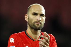 Ex-Bundesliga-Star Bas Dost meldet sich aus dem Krankenhaus