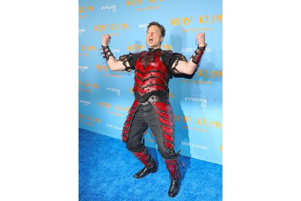 Elon Musk hatte im vergangenen Jahr definitiv ein für ihn passendes Outfit gefunden.