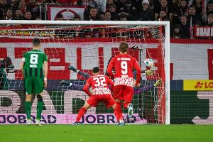 Grifo behält die Nerven und sichert Freiburg einen Punkt