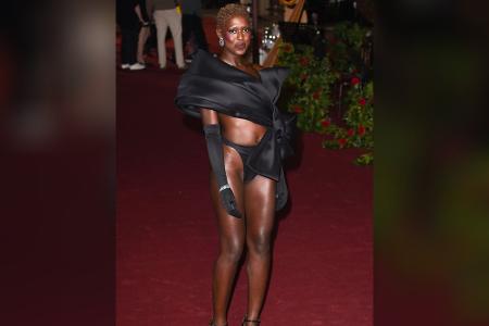 Weniger ist mehr: Diese Stars lieben den Unten-ohne-Trend Weniger ist mehr: Diese Stars lieben den Unten-ohne-Trend