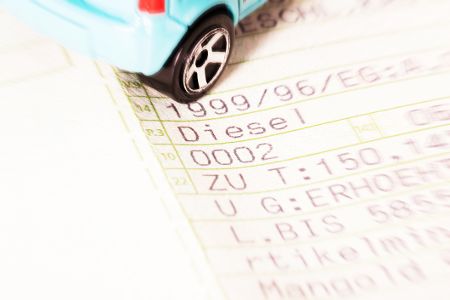 Wie Sie den Fahrzeugschein ohne Mühe lesen Wie Sie den Fahrzeugschein ohne Mühe lesen