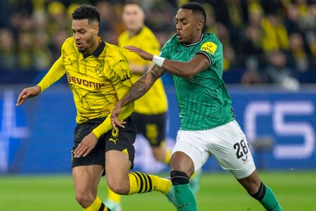 Felix Nmecha - Note: 3,5 - Fiel im BVB-Mittelfeld etwas ab. Brauchte in aussichtsreichen Szenen regelmäßig zu lange für die Entscheidungsfindung. In den Zweikämpfe zudem etwas zahnlos. Musste im Mittelfeld oft zum Foul greifen, um sich zu behaupten.
