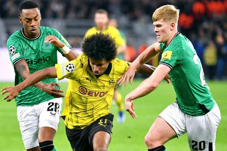 Karim Adeyemi (bis 80.) - Note: 2,5 - Suchte in fast jeder Aktion mit Tempo das direkte Duell. Lief sich häufig fest, steckte aber nie auf. Ackerte gerade nach der Pause sehr beherzt gegen den Ball. Belohnte sich mit dem traumhaften Assist zum 2:0. Nach schweren Wochen für ihn ein Schritt in die richtige Richtung.