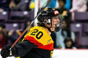 Eishockey: DEB-Frauen gewinnen Deutschland-Cup-Auftakt