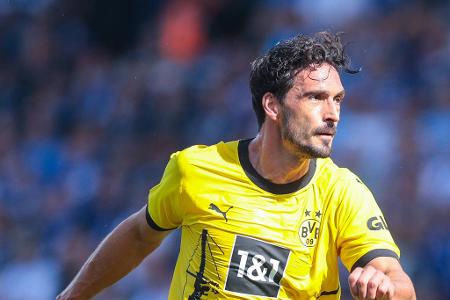 Mats Hummels - Note: 4,5 - Verteidigte Szenen teilweise aufmerksam nach vorne. Immer, wenn es auf Tempo ankam, sah er aber schlecht aus. Konnte Sané vor dem 0:2 nicht stellen. Verschätze nach später bei beiden Bayern-Toren im zweiten Durchgang erneut.