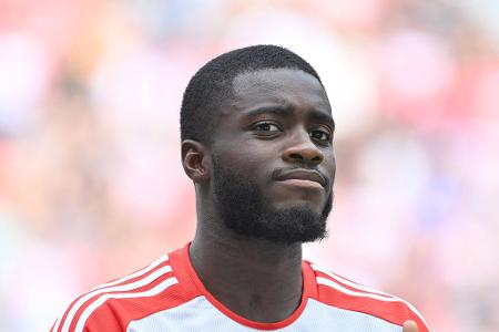 Dayot Upamecano (bis 61.) - Note: 3,5 - An sich mit einem grundsoliden Auftritt. Einmal entwischte ihm aber Tim Kleindienst. Da hatte er Glück, dass der FCH-Stürmer den Abschluss komplett verstolperte. Begann den zweiten Durchgang mit einem schlampigen Fehlpass. Da ist noch Luft nach oben.