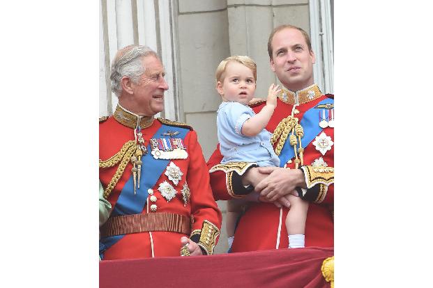 Als Prince of Wales wurde von Charles auch erwartet, dass er die Sprache das kleinsten Teils des Vereinigten Königreichs lernte. Er nahm zwei Monate intensiven Walisisch-Unterricht und kann sich recht ...