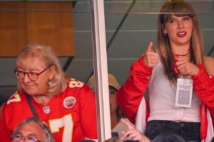 Mutter von Travis Kelce hat Taylor Swifts "Eras Tour" im Kino gesehen