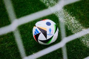 EM 2024: Spielball heißt "Fußballliebe"