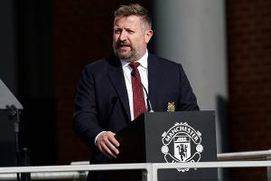 Manchester United: Klubchef Arnold tritt zurück