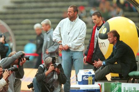 'Wenn sie mich heute Scheiße fragen, wissen Sie auch nicht, ob Sie morgen noch ihren Job haben.' (nach einer Niederlage auf die Frage, ob er glaube, am nächsten Tag noch Trainer des 1. FC Kaiserslautern zu sein)