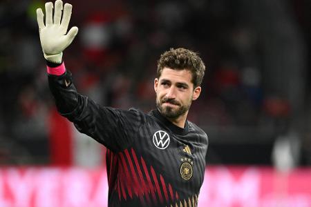 TOR: Kevin Trapp - Note: 3,5 - Erlebte als Stellvertreter von ter Stegen im DFB-Tor einen bitteren Tag. Hatte bei beiden Gegentoren vor der Pause keine Chance. Konnte den Elfmeter nicht rauskratzen, obwohl er dran war. Gegen Yilmaz mit einer Glanztat in der Schlussphase (83.).