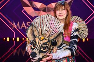 "The Masked Singer": ESC-Legende Katja Ebstein als Okapi enttarnt