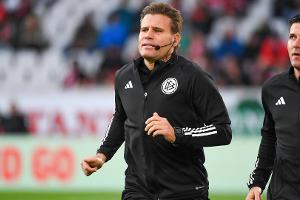 Verdacht auf Kreuzbandriss: Brych muss Rekordspiel abbrechen