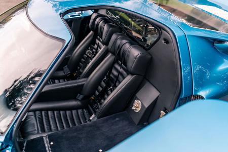 Ford GT 40 Mk I road car (1966)