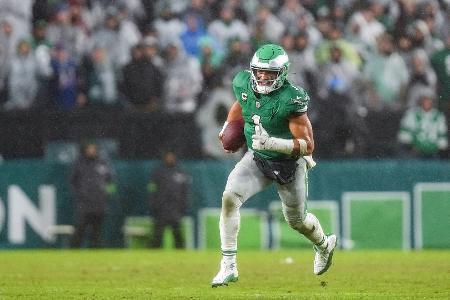 Hurts macht es selbst: Zehnter Sieg für die Eagles