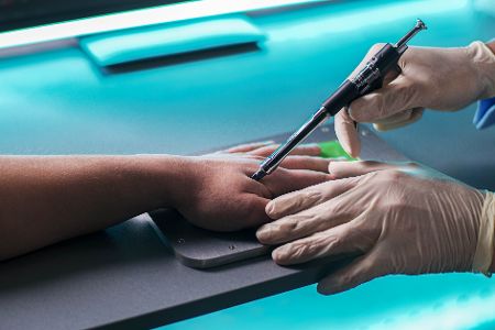 Injiziertes elektronisches Implantat Injiziertes elektronisches Implantat