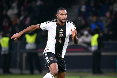 ABWEHR: Jonathan Tah - Note: 5,0 - Löste mit seinen scharfen Pässen in die Spitze viele Ballverluste aus. Wackelte auch am eigenen Strafraum und ließ sich beim 0:1 von Sabitzer vorführen.