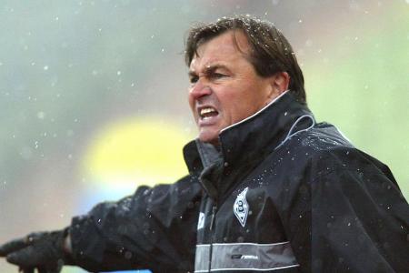 'Ich bin ja schon müde, wenn ich einmal über dieses Spielfeld gehe.' (Als Gladbach-Coach über die schlechten Platzverhältnisse am Bökelberg)
