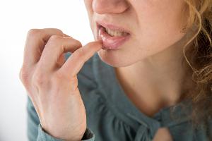 Fieser Schmerz: Was hilft bei Aphthen?