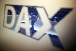 Dax knapp im Plus - Warten auf Inflationsdaten