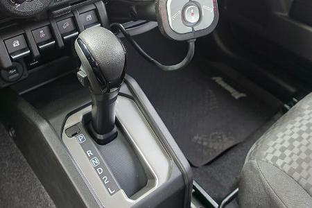 Suzuki Jimny Schneepflug Winterdienst