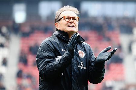 'Das ist auch der Grund, warum ich da vorher hingehe und am liebsten jedem einzelnen die Hand drücken möchte.' (Über Fans, die hunderte Kilometer zu Auswärtsspielen fahren)