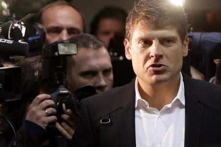 'Bin dem Tod mal wieder entronnen!' - Nachdem Ullrich im Dezember 2021 in Mexiko in ein Krankenhaus eingeliefert wird, machen Spekulationen die Runde, der Ex-Star könnte einen Rückfall erlitten haben. Ullrich entkräftet via 'Bild': 'Ich hatte eine Thrombose und eine sehr schwere Blutvergiftung. Ich bin dem Tod mal wieder entronnen!'