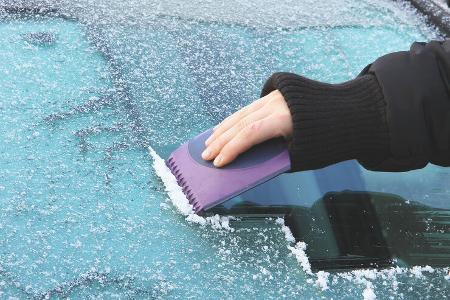 Eiskratz-Tipps, Frontscheibe
