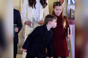 Prinz Louis ärgert Schwester Charlotte bei Weihnachtskonzert-Premiere