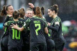 Frauen-Bundesliga: Wolfsburg übernimmt in Köln Platz eins