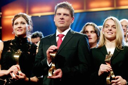 Persönliche Auszeichnungen - Zweimal gewinnt Ullrich die Auszeichnung Deutscher Sportler des Jahres, 1997 nach seinem Tour-Triumph und 2003.