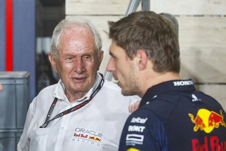 Verstappen hört alles - Irgendein Telefon schellt. Ist das Helmuts, haha?' Max Verstappen hört in Spanien den Klingelton des Doktors in der Red-Bull-Garage. Antwort der Box: 'Ja.'