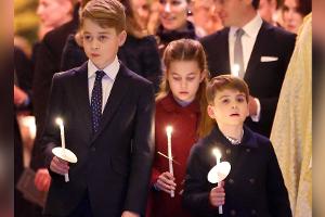 Royal sortiert Geschenke: Prinz Louis hilft dem Weihnachtsmann