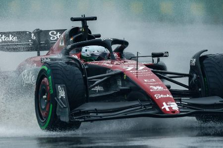 Hunde- ... aähh ... Entenwetter in Montreal - 'Gutes Wetter für eine Ente.' Alfa-Romeo-Pilot Valtteri Bottas während einer total verregneten Session beim Kanada-GP.