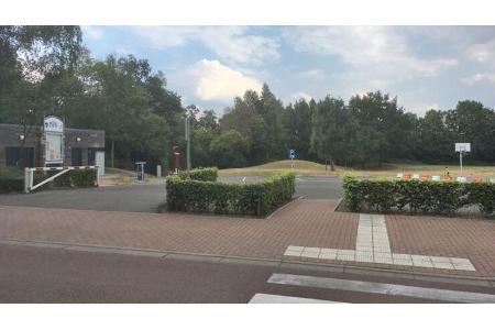Kelmis, Belgien, Stellplatz, Parkplatz, Hecke